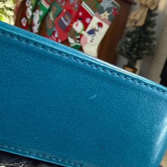 Reaction Kenneth Cole Teal Shoulder Bag - Picture 3 of 10